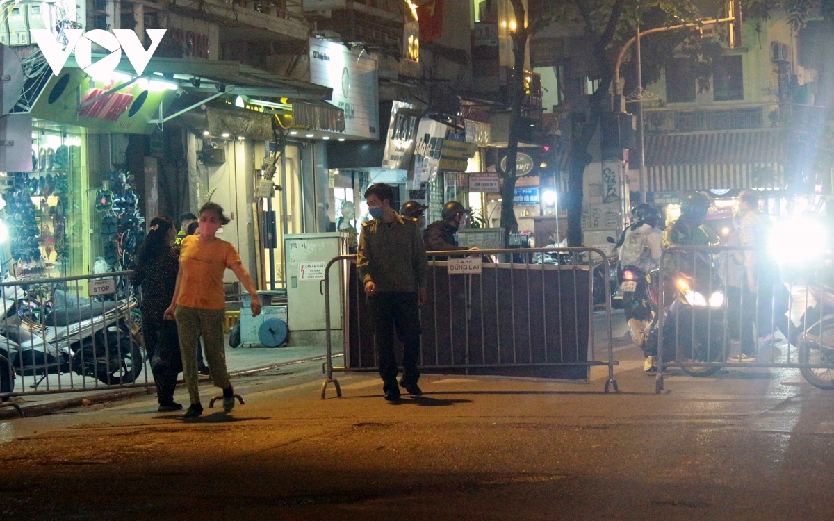 In photos: Hanoi reopens weekend pedestrian zone in Old Quarter