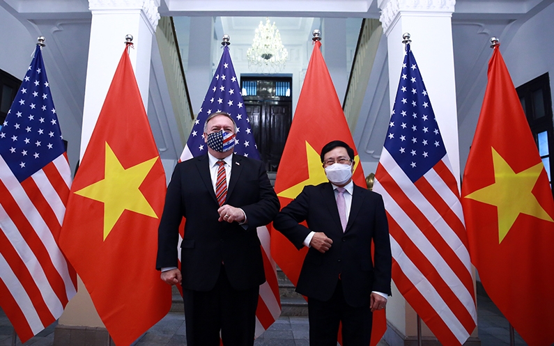 Vietnam, US discuss monetary policy via phone talks