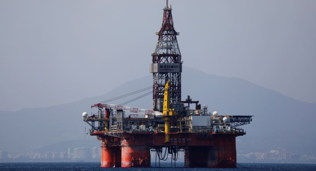 chinese companies sanctioned by us to pull a new oil rig to bien dong sea