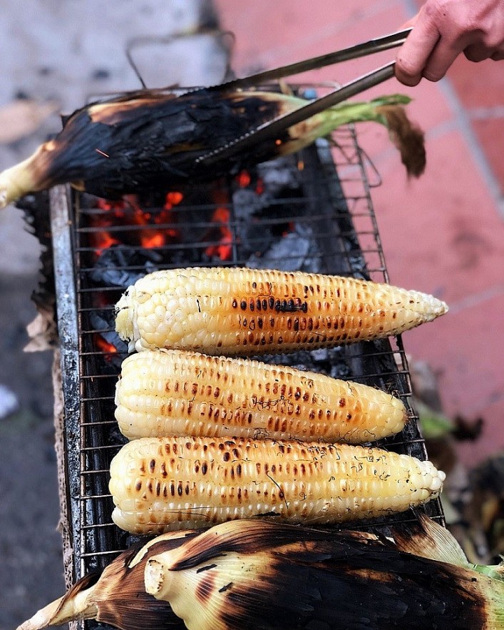 Hot Snacks in Hanoi Winter