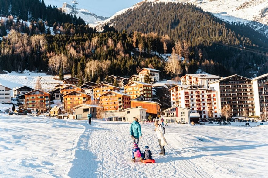 Vietnamese Tourist 'Lost' in Beautiful, Snowy Village in Switzerland