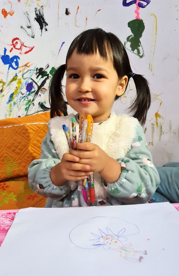 Vietnamese-Estonian Kid Impresses Social Media with NFT Paintings