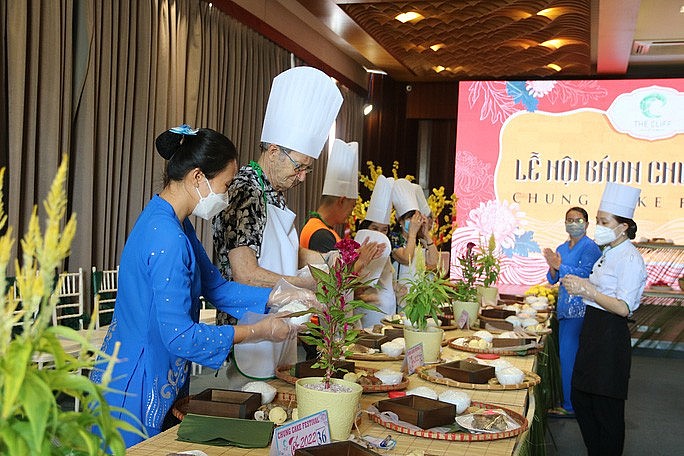 Foreign Tourists Tell Memories of Tet in Mui Ne