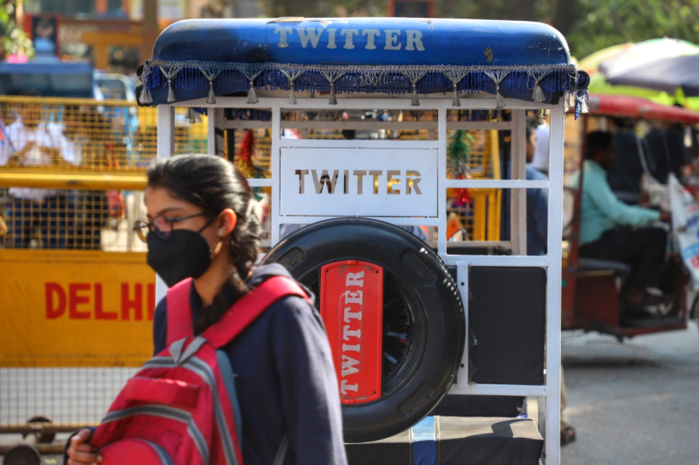 India warns Twitter to impose ban on accounts linked to protests