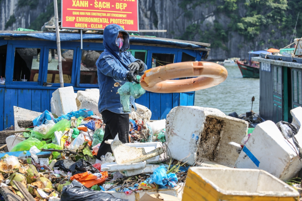 Online photo contest of plastic waste launched