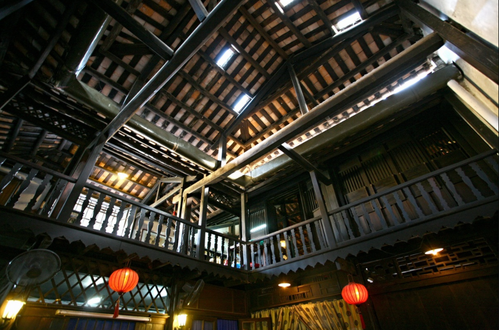 Inside an 240-year-old house of Hoi An 5615 capture5