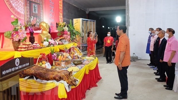 vietnamese community abroad welcome tet in warm atmosphere