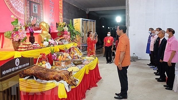 Vietnamese Community Abroad Welcome Tet in Warm Atmosphere