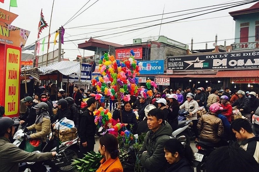 New Year Market Fairs to Pray for Luck Across Vietnam