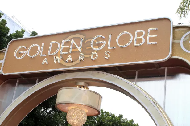 Golden Globe Award to a movie about trial of protest against Vietnam War