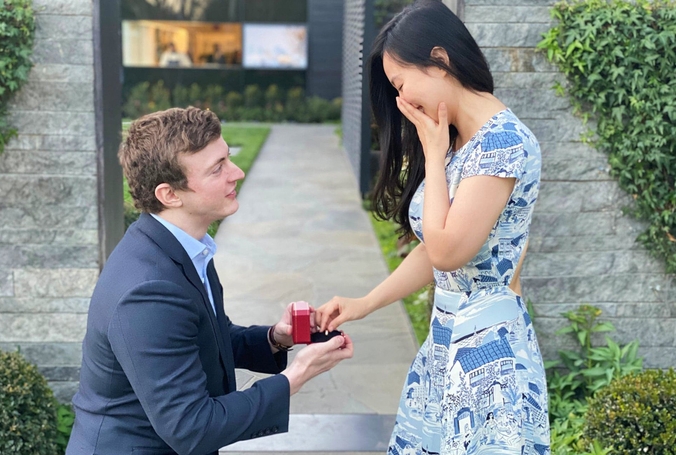 Romantic first-sight love of American Facebook engineer and Vietnamese CEO