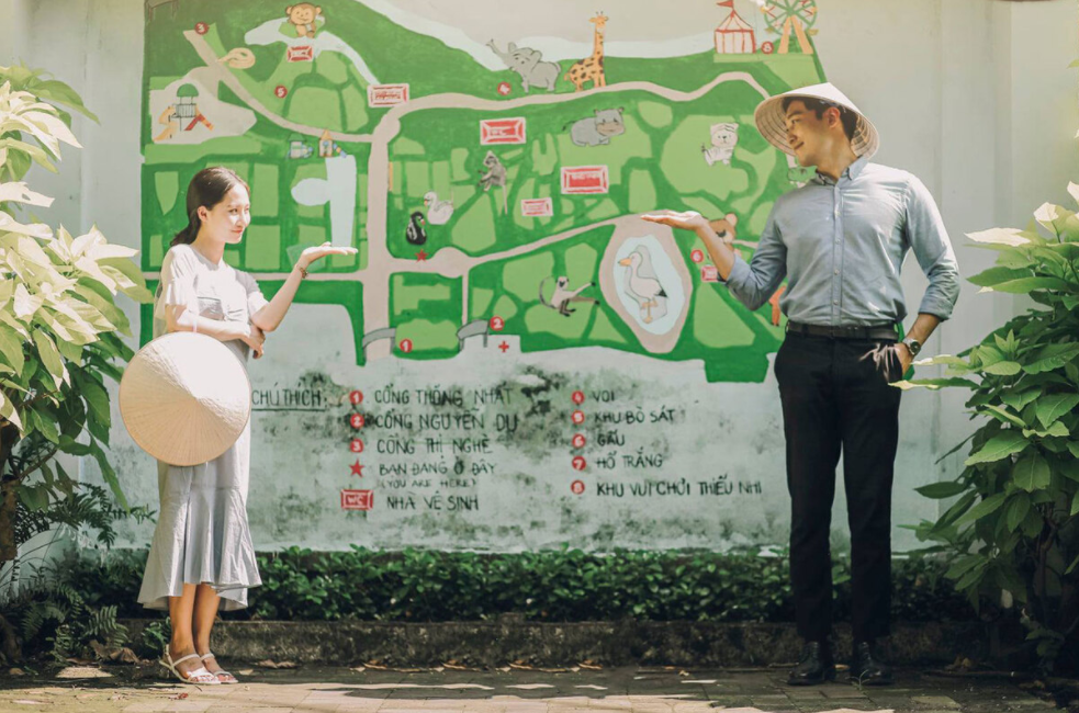 Saigon oldest zoo becomes romantic backdrop for Vietnamese - Korean couple's photoshoots