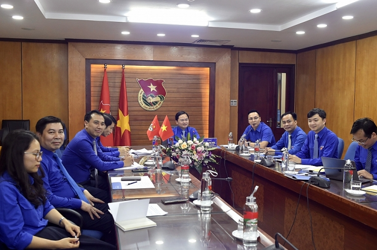 Vietnam-Laos traditional special relations need to be promoted and educated among youths