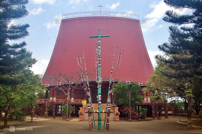 5 special communal houses in Vietnam's Central Highland