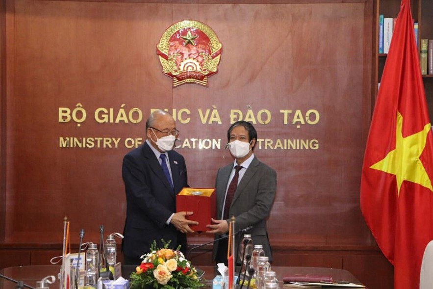 Vietnamese Minister Meets Japan Advisor to Discuss Educational Cooperation