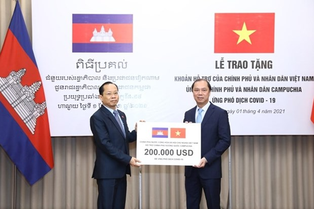 Vietnam Gifts USD 200.000 to support Cambodia against Covid-19