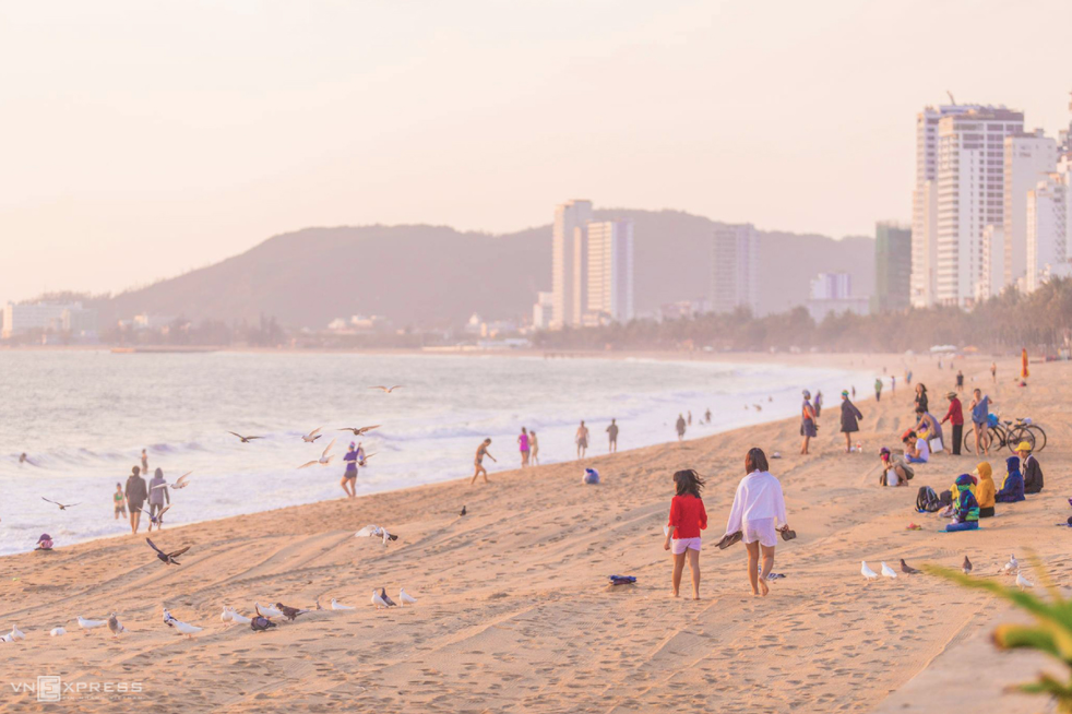 Sunrise on Nha Trang beach