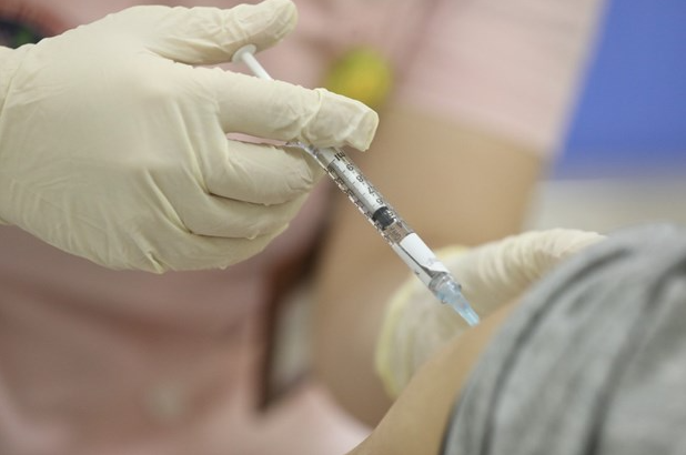 Vietnam COVID-19 Updates (April 8): Vietnam’s two COVID-19 vaccines prove safe during trial