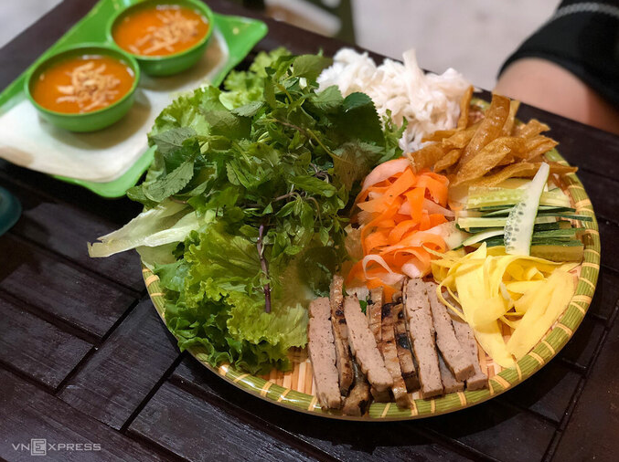 Recipe: Vietnamese perch spring rolls 