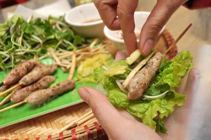 How meat roll different in three Vietnamese regions?