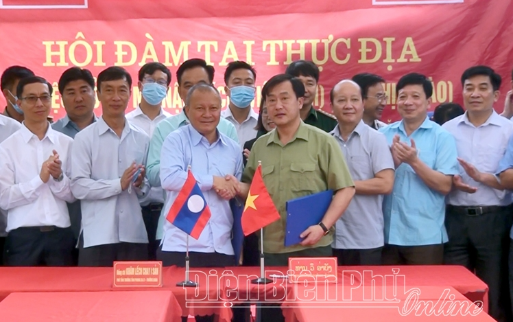 Vietnam-Laos holds talks to open crossing point at 65th border mark area