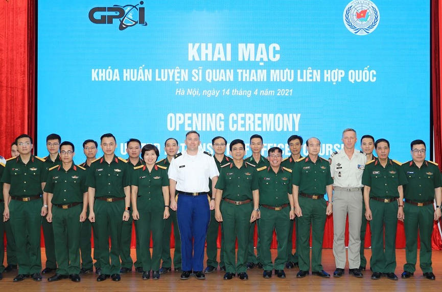 In Photos: Vietnam opens UN staff officer training course