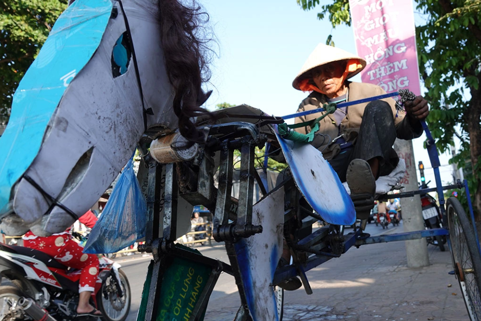 Can Tho man got fame for making horse-like bike with only 4,3 dollars