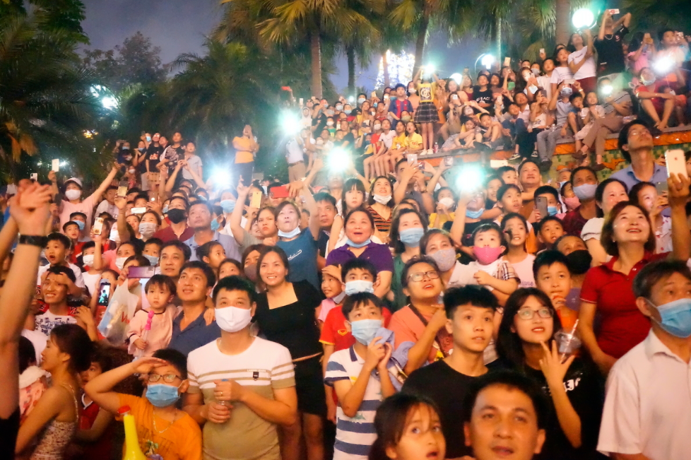 Brilliant fireworks on Hung Kings' commemorate day