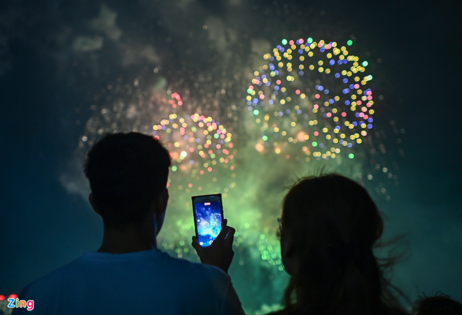 Brilliant fireworks on Hung Kings' commemorate day