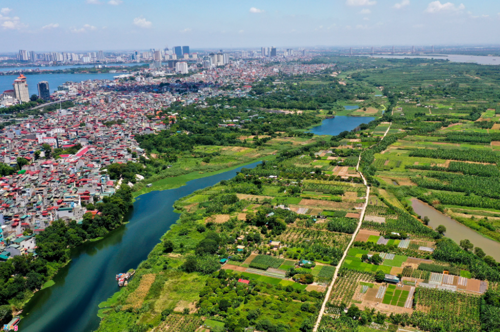 A village with no water nor electricity in Hanoi's center