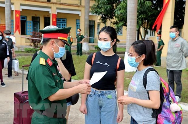 Vietnam COVID-19 Updates (April 24): HCMC drivers asked to refuse illegal entrants