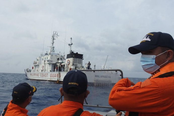 Philippines coast guard holds drills in Bien Dong Sea