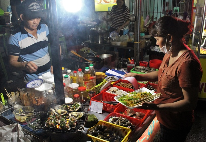 Thanh Da Peninsula - Meeting point to enjoy Saigon's nightlife