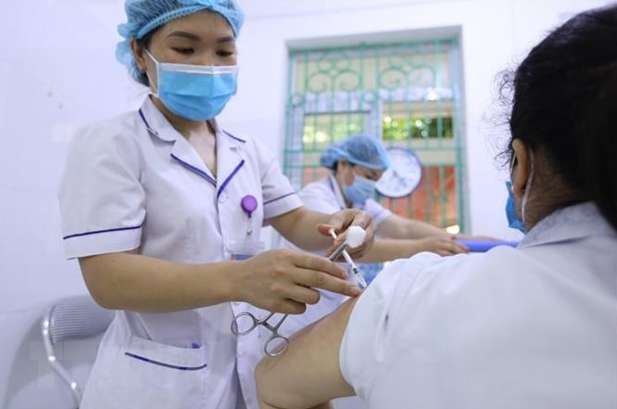 Vietnam COVID-19 Updates (April 29): Steering committee for COVID-19 vaccination safety debuts