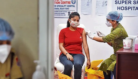 Indian COVID-19 Updates (April 29): Indians rush for vaccines as death tops 200,000