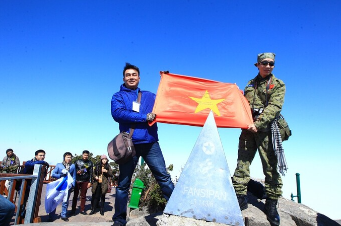 Making of a monument: creator of Fansipan's stainless steel peak revisits mountain summit