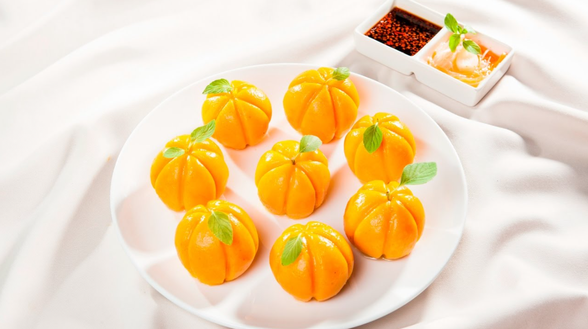 Recipe: Sweet pumpkin balls with mung bean filling