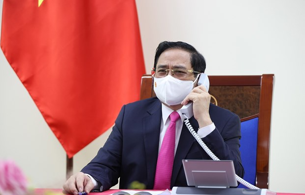 Vietnamese, Japanese PMs discuss bilateral ties over phone