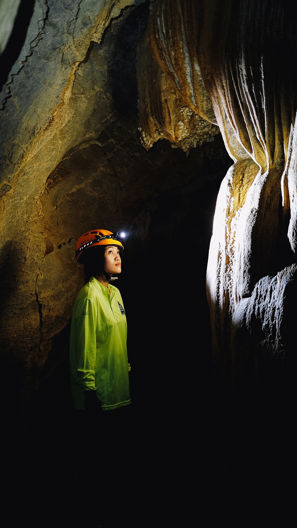 Masterpiece of stalactites in Quang Binh's cave