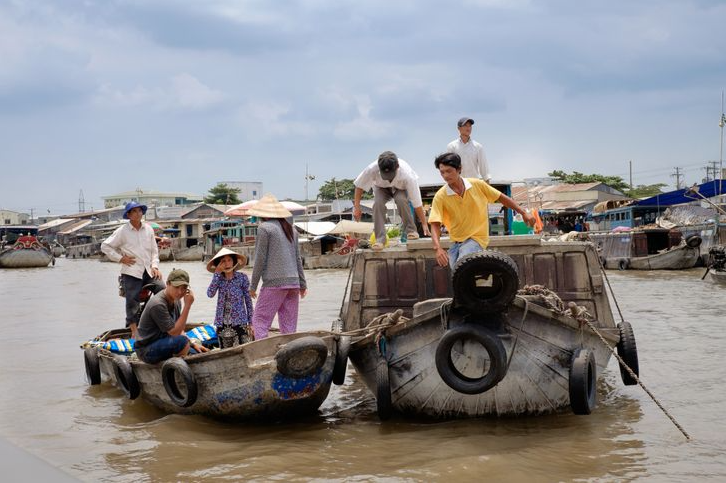 Ukrainian photographer 'fell in love' with Vietnam after traveling around Asia