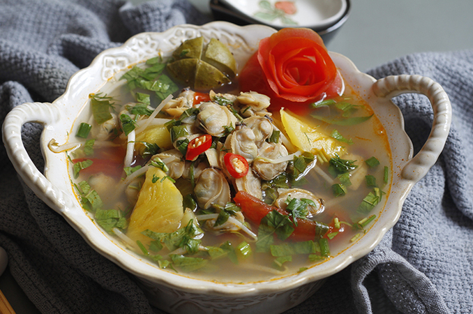 Recipe: Sweet and sour pineapple clam soup, with video