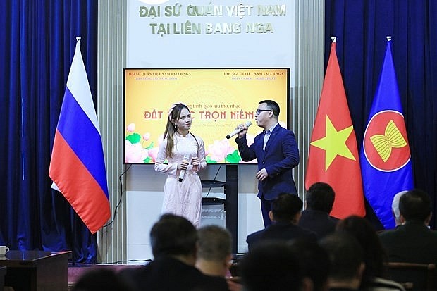 Vietnamese Overseas Celebrate National Reunification Day