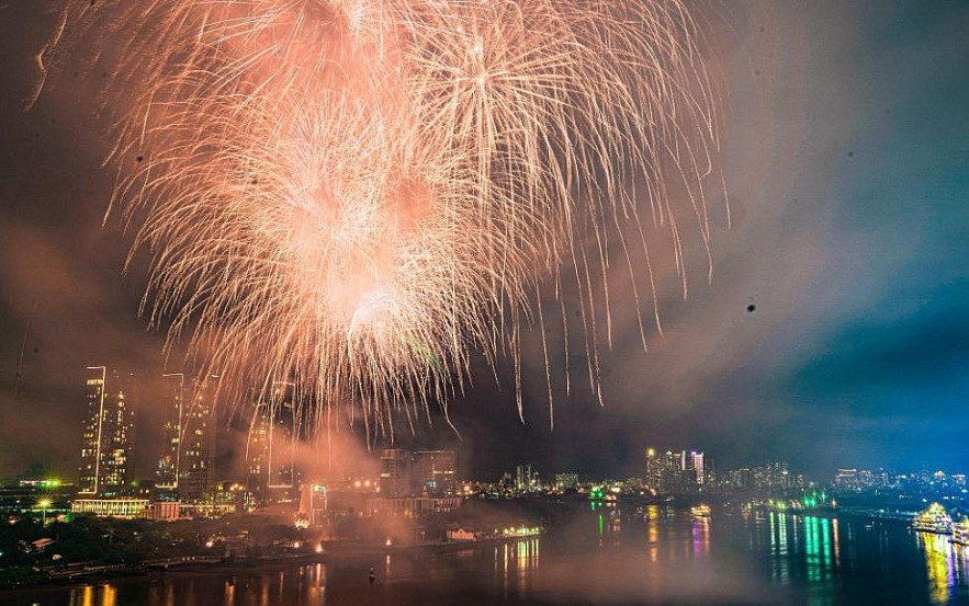Fireworks Light up Ho Chi Minh City's Sky on April 30