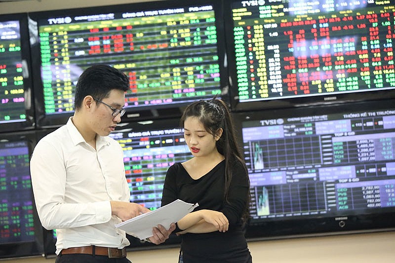 Vietnam Business & Weather Briefing (May 8): Gold Price Remains Stable, Heat Wave Expected to End