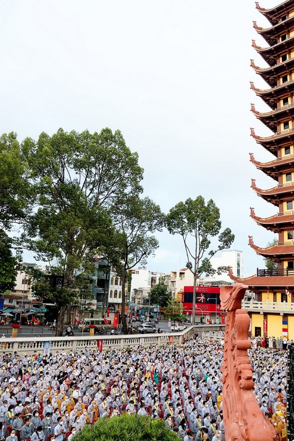 Vesak 2022: Pagodas Happy to Celebrate Buddha Festival After Two-year Hiatus