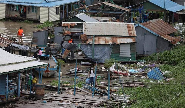 Vietnamese-Cambodians struggle after boat houses dismantled