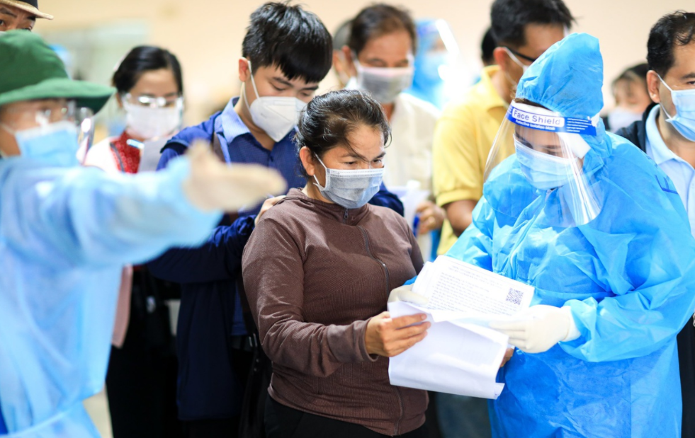 vietnamese artists volunteer in ho chi minh city vaccination campaign