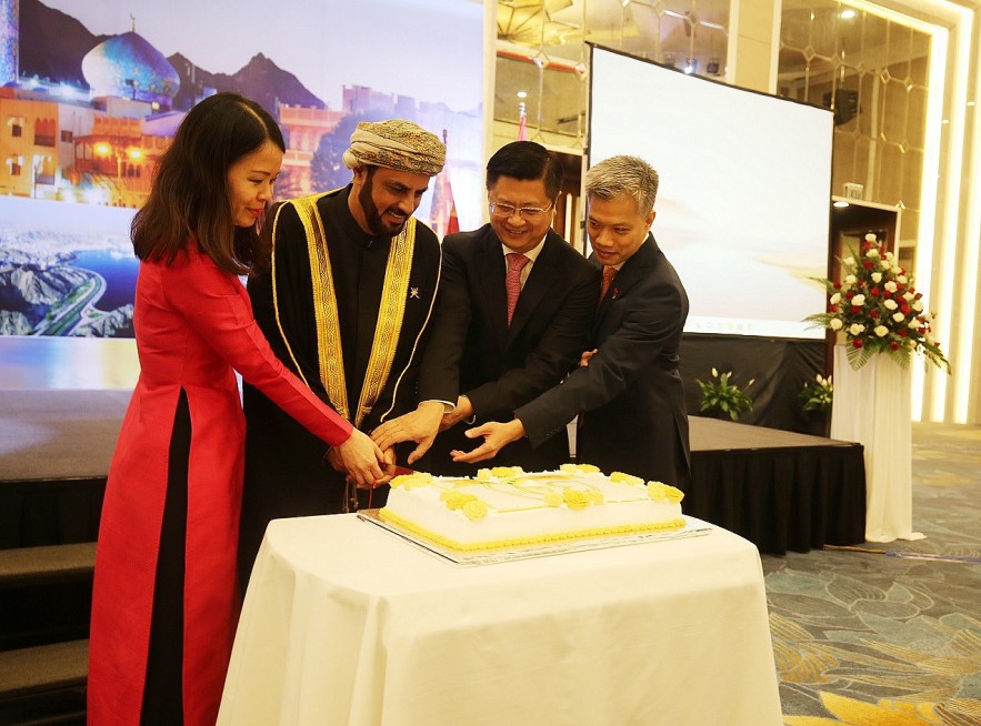 Vietnam - Oman Celebrate 30 years of Diplomatic Relations