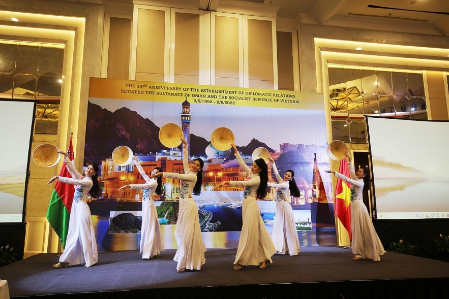 Vietnam - Oman Celebrate 30 years of Diplomatic Relations