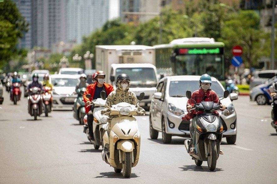 Vietnam Business & Weather Briefing (June 17): Vietnamese, Chinese Airlines Allowed 2 Flights Per Week